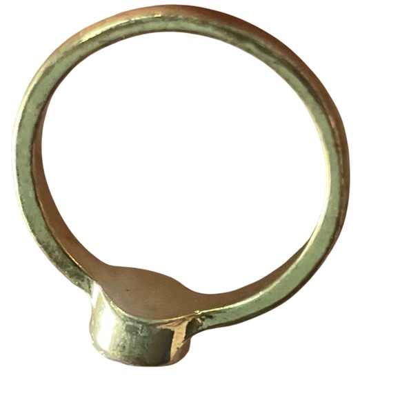 Vintage Gold Tone Metal Rhinestone Solitaire Ring Size 9 Clear Bezel Set Classic - Picture 3 of 6